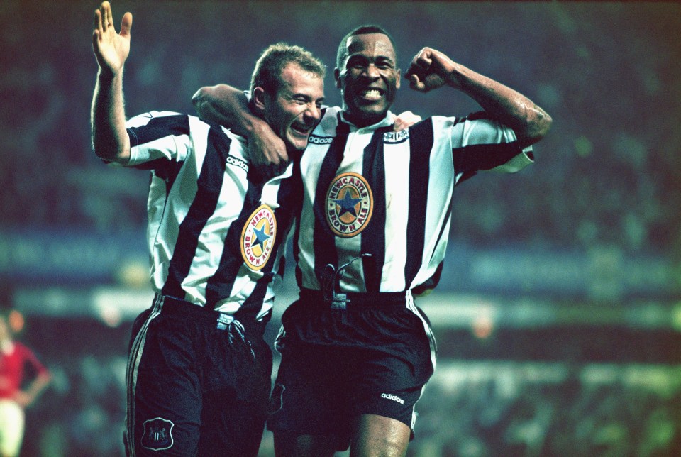  Alan Shearer and Les Ferdinand celebrates as Newcastle hammed Man United