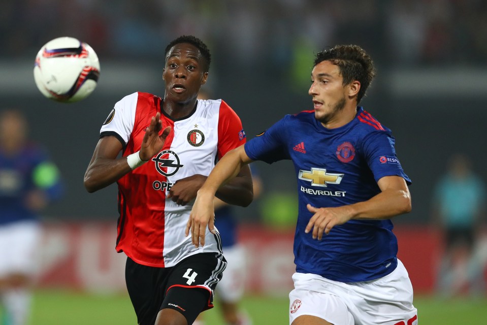 ROTTERDAM, NETHERLANDS - SEPTEMBER 15: Terence Kongolo of Feyenoord and Matteo Darmian of Manchester United compete for the ball during the UEFA Europa League Group A match between Feyenoord and Manchester United FC at Feijenoord Stadion on September 15, 2016 in Rotterdam, . (Photo by Dean Mouhtaropoulos/Getty Images)