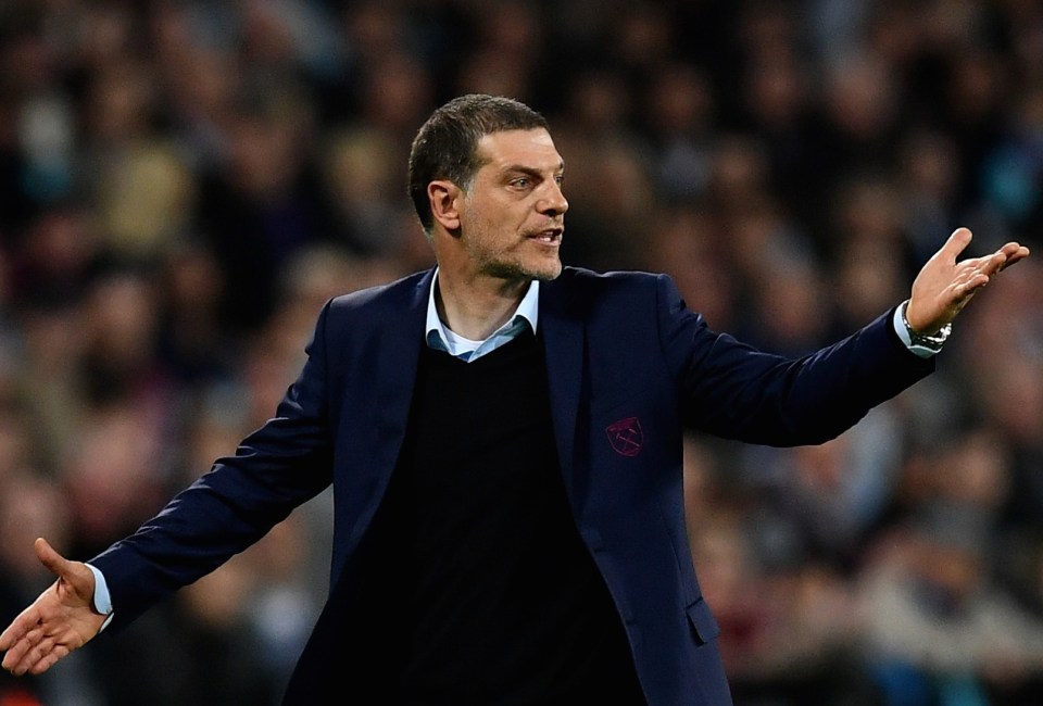 LONDON, ENGLAND - OCTOBER 26: Slaven Bilic, Manager of West Ham United, reacts during the EFL Cup fourth round match between West Ham United and Chelsea at The London Stadium on October 26, 2016 in London, England. (Photo by Dan Mullan/Getty Images)