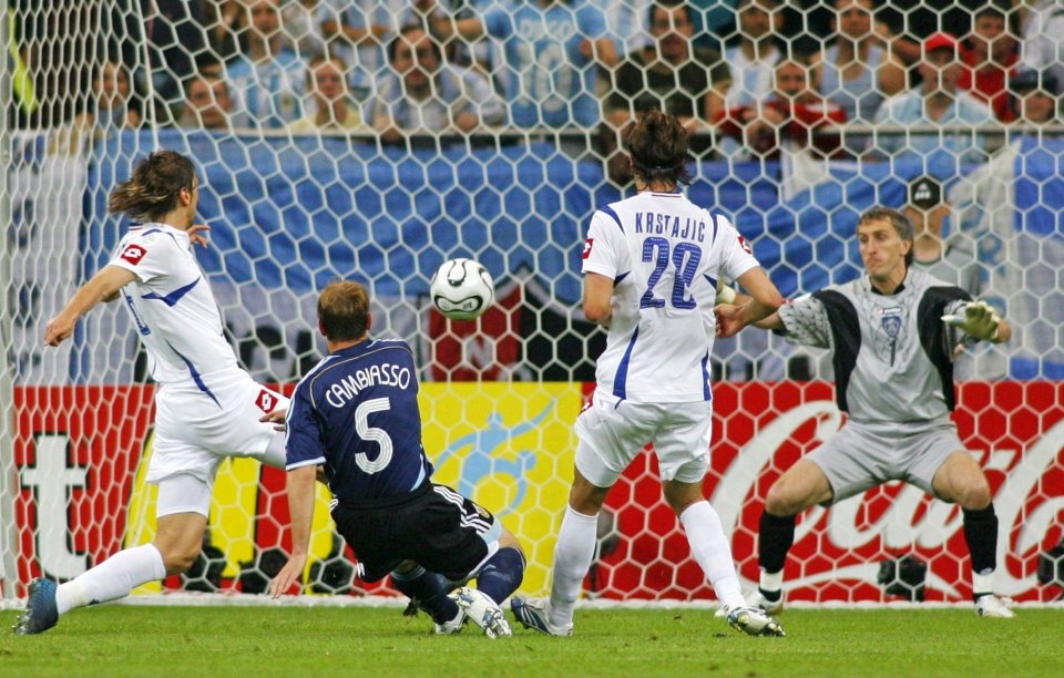  Sanchez' goal brought back memories of Esteban Cambiasso's 25-pass goal for Argentina in 2006