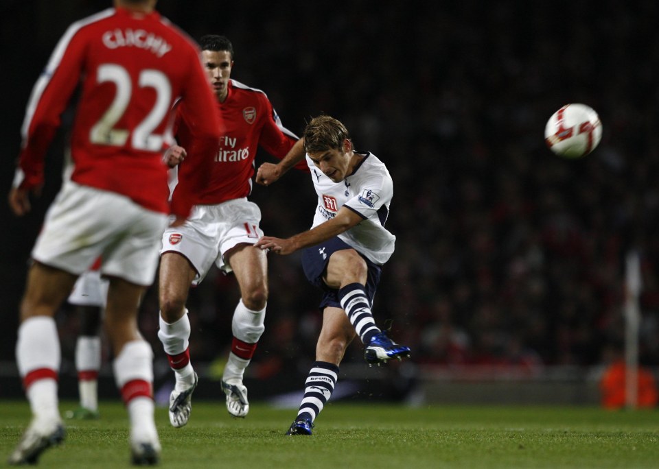  David Bentley scores memorable long-range strike in famous Emirates 4-4 draw