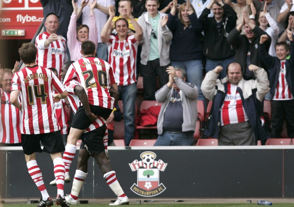  Southampton celebrate a goal against Charlton during 09-10 League One season