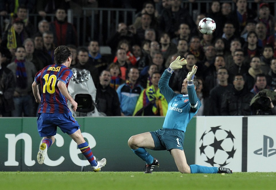  Lionel Messi delicately lobs Manuel Almunia to complete hat-trick in masterclass