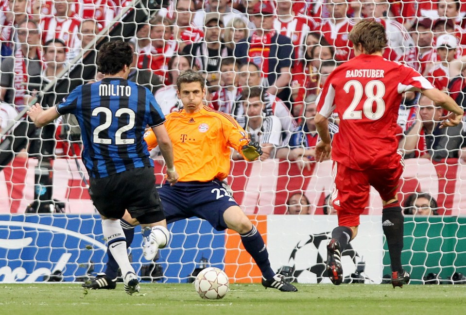  Diego Milito scores against Bayern Munich in the 2010 Champions League final