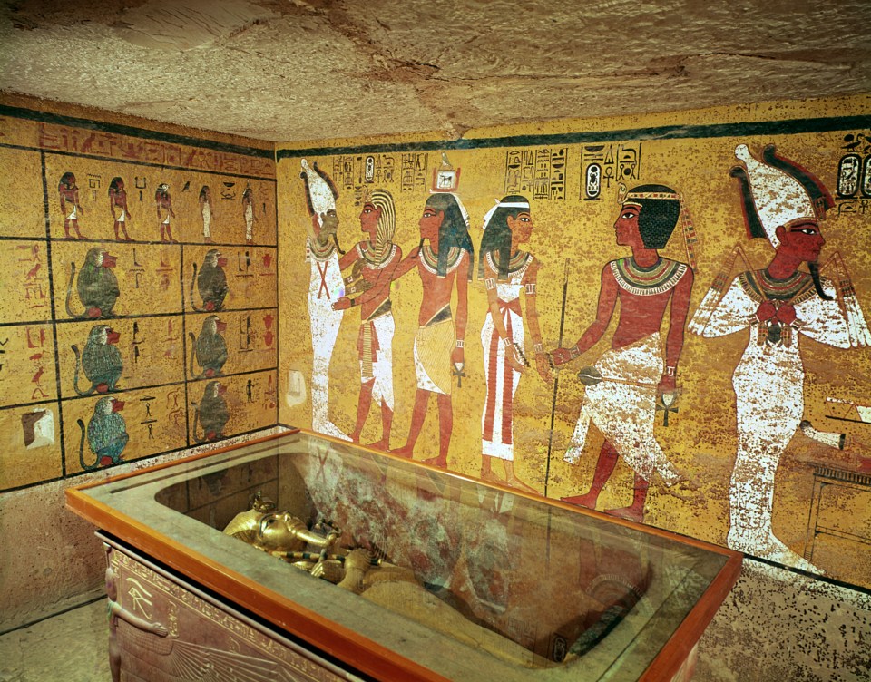  Tutankhamun is believed to have died before his burial chamber was built and buried in a rush