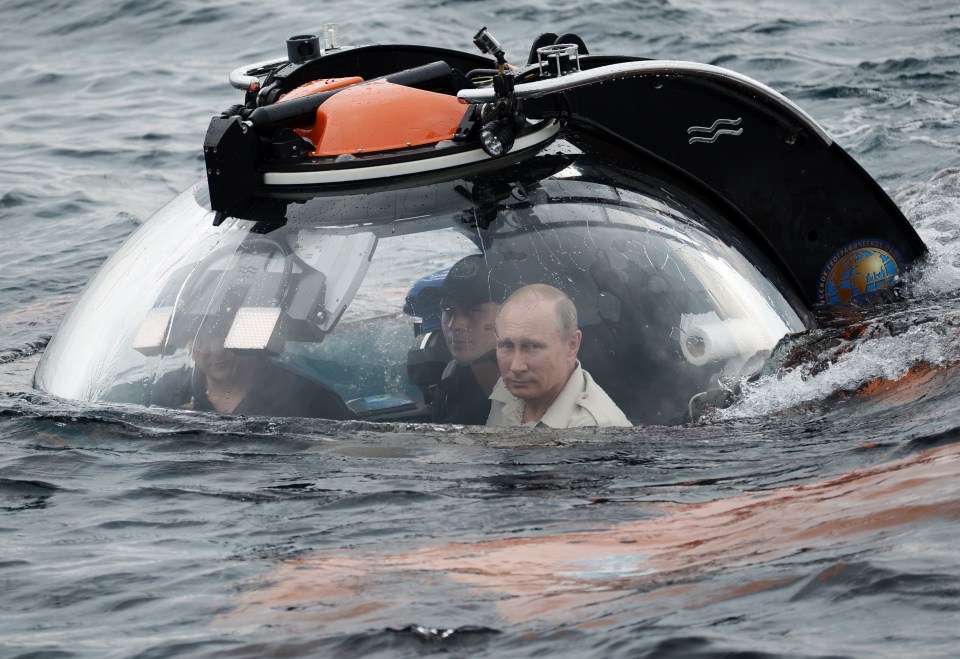  Russia's President Vladimir Putin dives to the bottom of the Black Sea aboard a the submersible - in search of sunken treasure