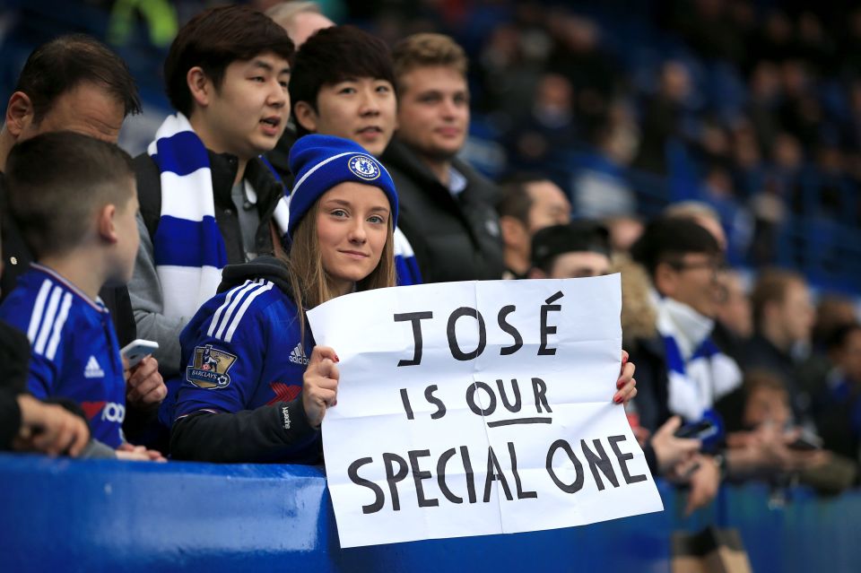  Jose Mourinho is still loved by fans at Stamford Bridge