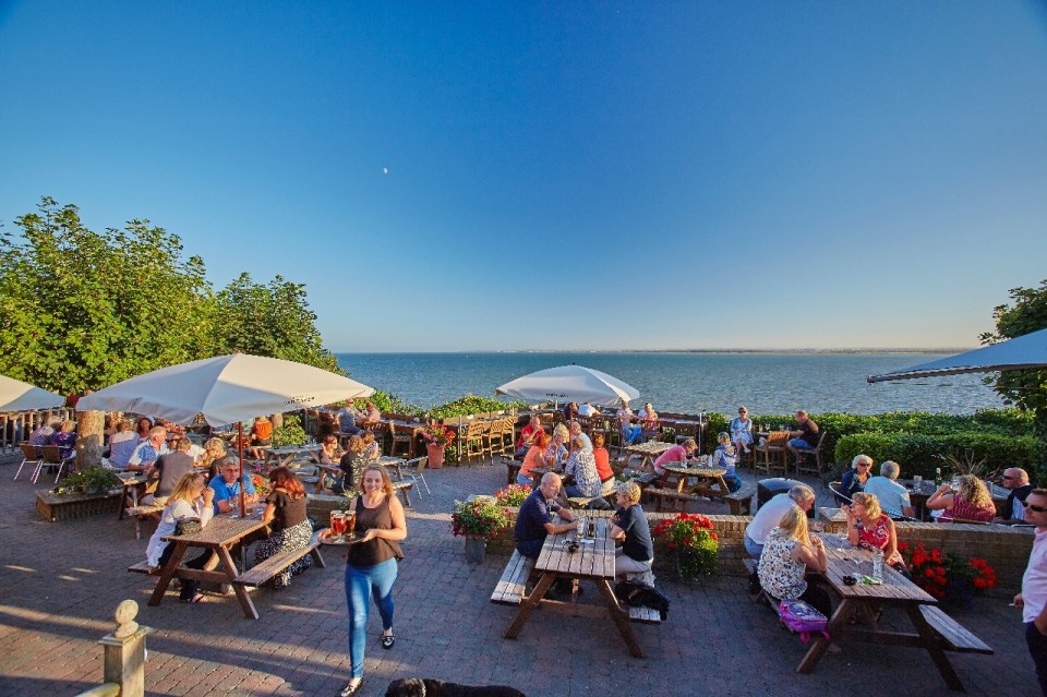  The Belle Vue Tavern in Ramsgate, Kent, won second prize for its cliff-top beer garden with sea views