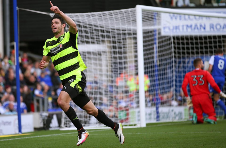  Huddersfield Town remain top, Christopher Schindler scored in a 1-0 win at Ipswich