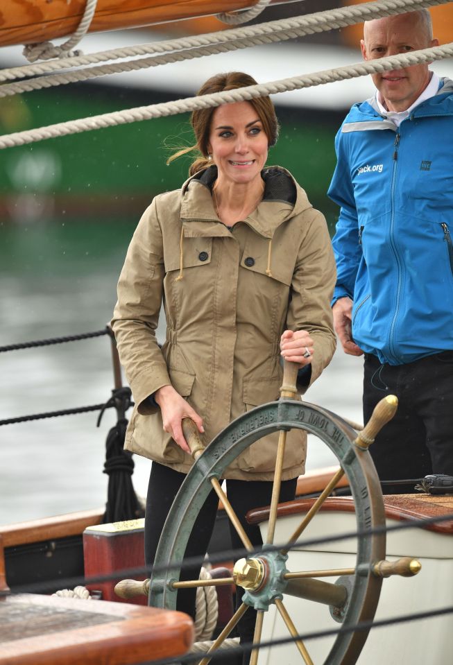  Kate took control of the sail