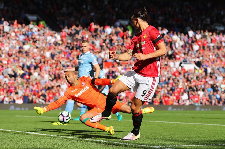  Zlatan Ibrahimovic fails to beat Lee Grant from close range