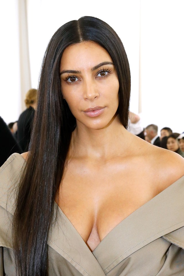 Kim showed off her natural beauty at Paris Fashion Week