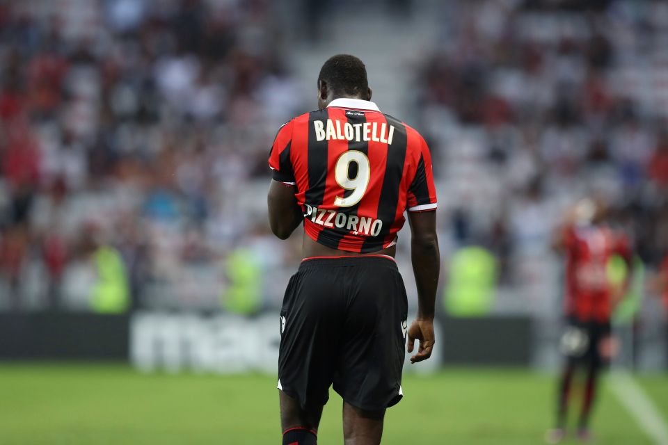 Mario Balotelli leaves the field after seeing red 