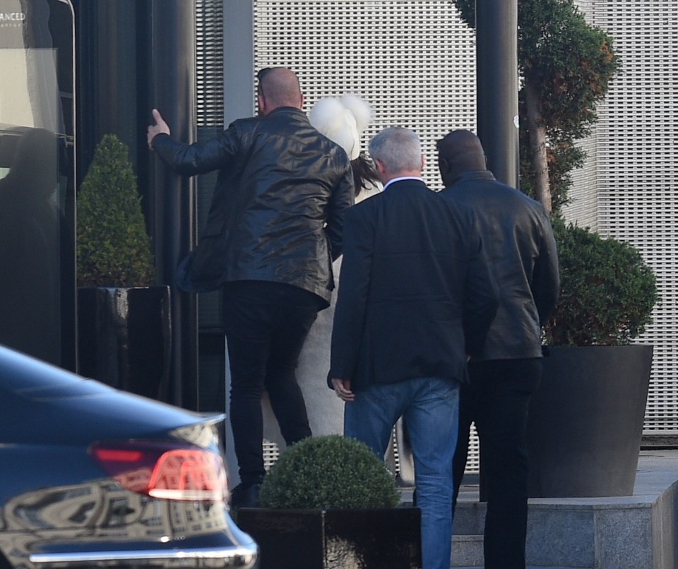 Kendall was surrounded by security as she arrived at the airport