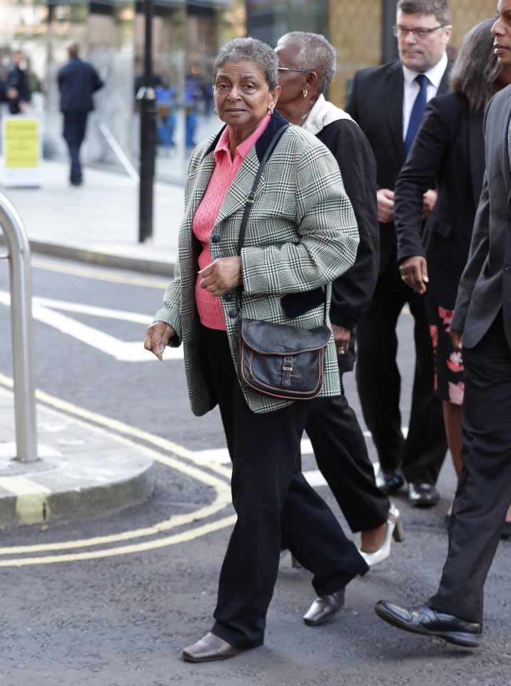  Lyndall Blake (centre), mother of murdered Sian Blake, arriving at the Old Bailey in London, for the sentencing of Arthur Simpson-Kent