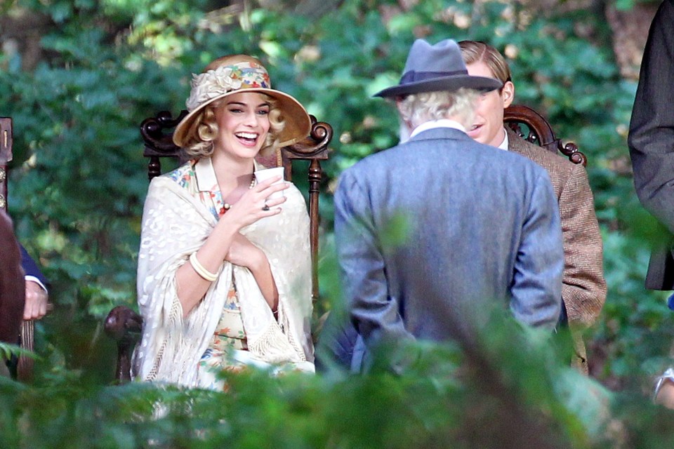  The Aussie beauty harks back to the 1920's while on set