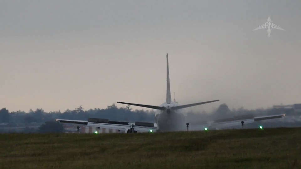  The pilot manages to land the plane safely at the second attempt