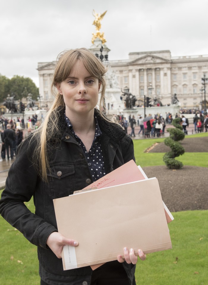  Sun reporter Jess Bell returning the sensitive royal documents to Clarence house