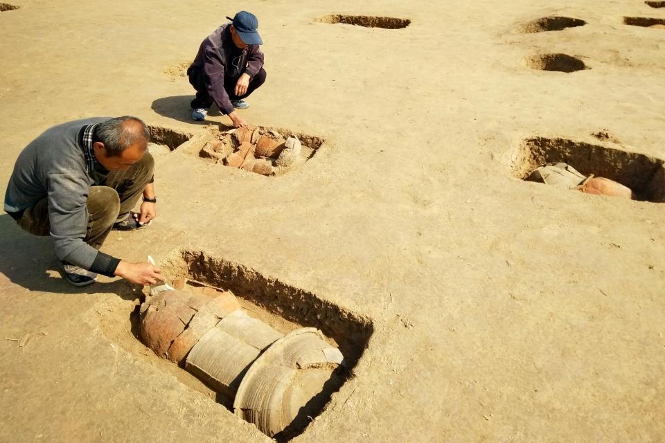  A total of 113 human remains have been found and each of them was wrapped with two to three clay containers