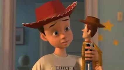  The fan points out that Andy's hat is not the same as Woody's...