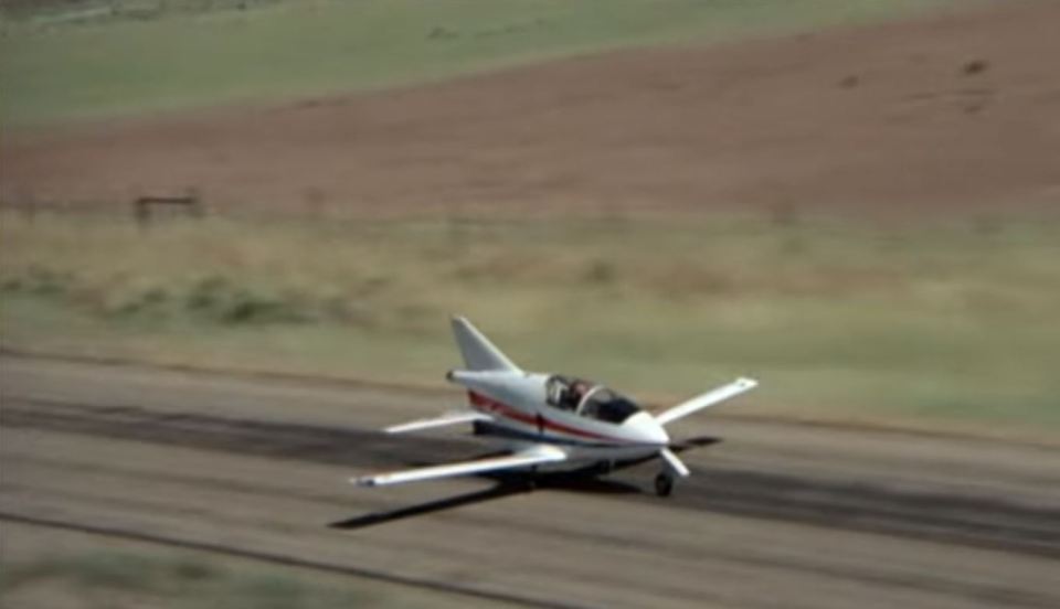  Experienced pilot ... 67-year-old Cox had over 3,200 hours of flying experience before his death