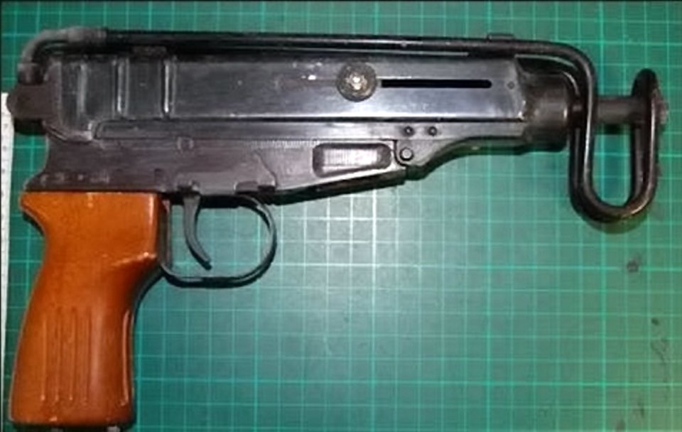  The Skorpion gun found in the teacher's knicker drawer