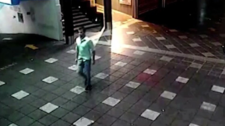  He was recorded wandering aimlessly in the streets of the Gold Coast