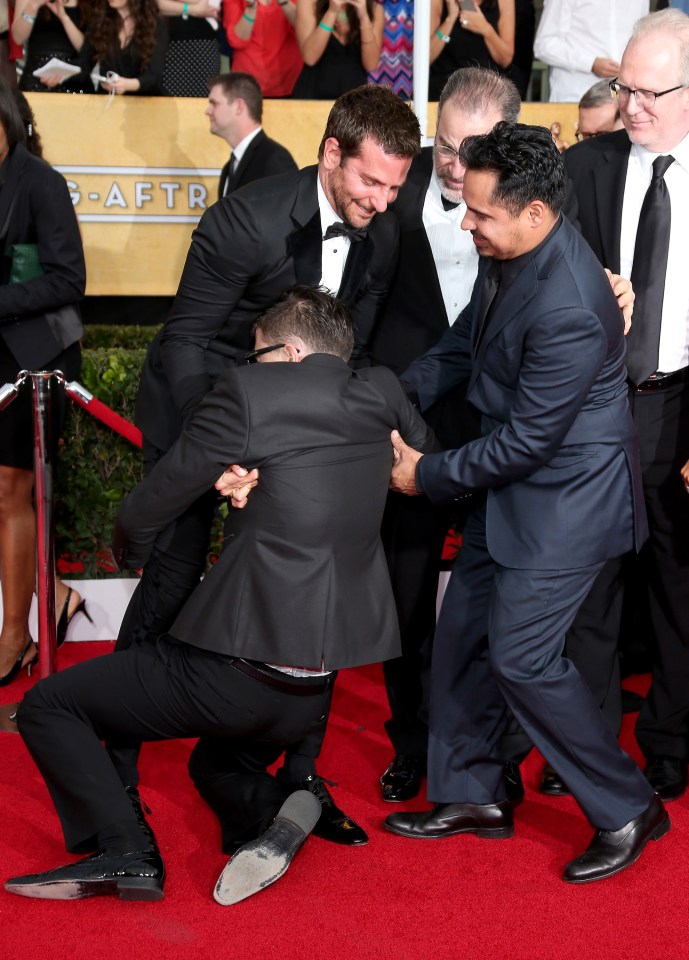  Bradley Cooper had to peel the prankster off his legs