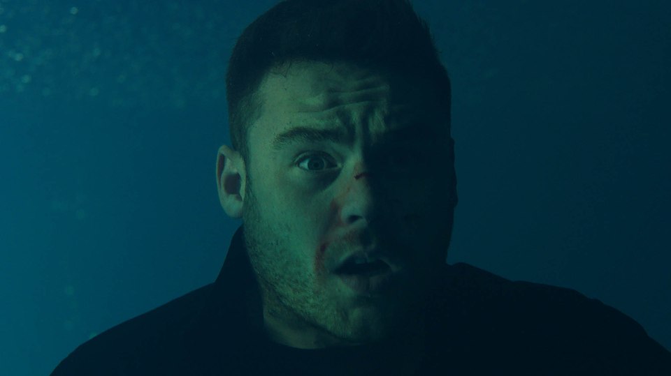  Aaron began to panic underwater before Robert rescued him