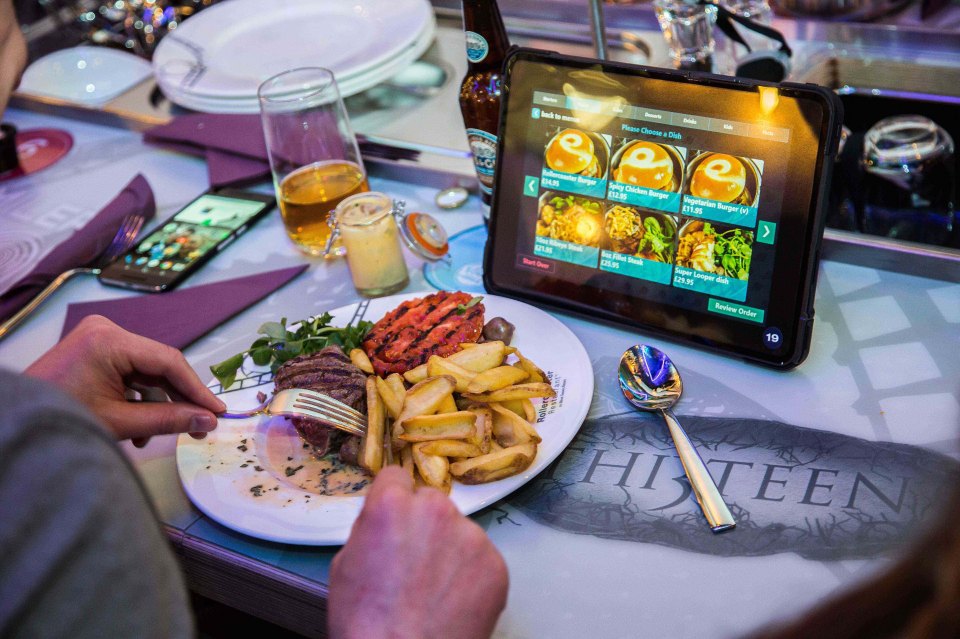  Diners receive their food via two loop-the-loops