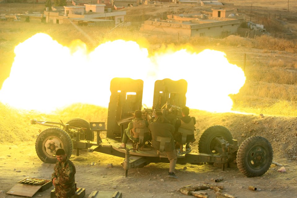  A peshmerga anti-aircraft gun blasts ISIS positions in Naweran, near Mosul