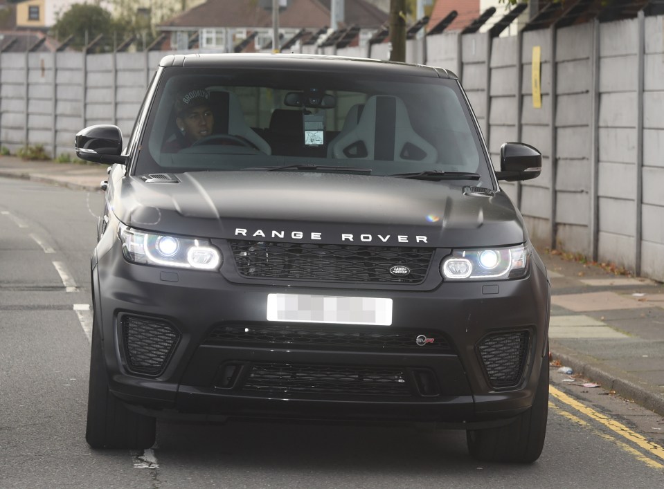  Roberto Firmino often takes to Snapchat to show off his collection of cars