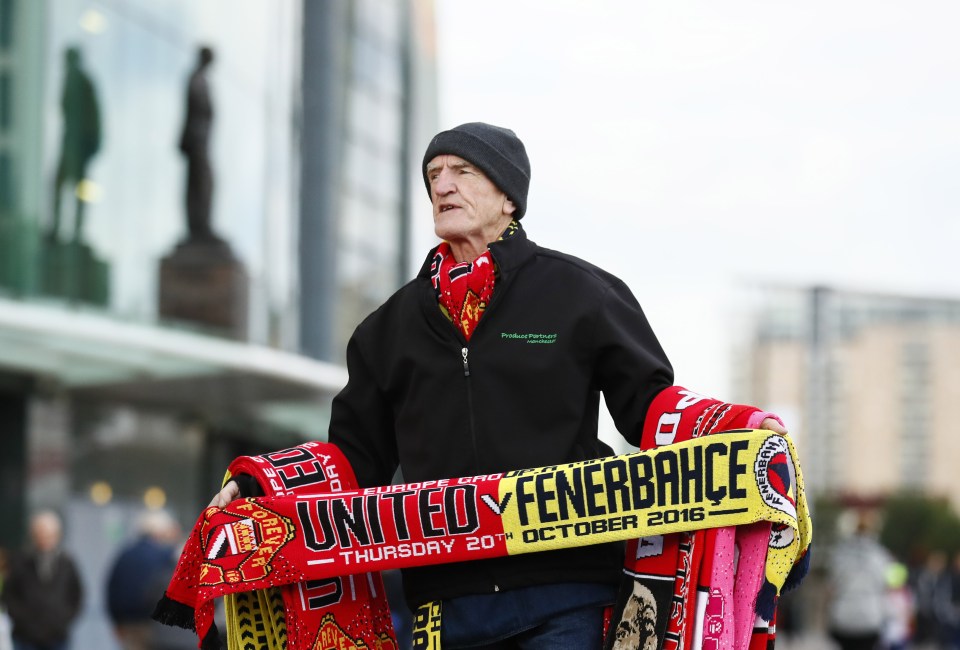  Tens of thousands of fans headed to Old Trafford where Manchester United played Fenerbahce in the Europa League