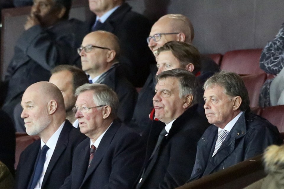  Allardyce at Old Trafford with Sir Alex Ferguson as Man Utd beat Fenerbahce in the Europa League