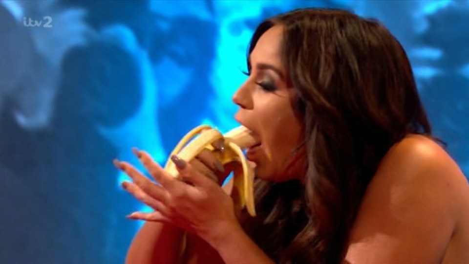  It was then Vicky Pattison's turn to attempt the trick...