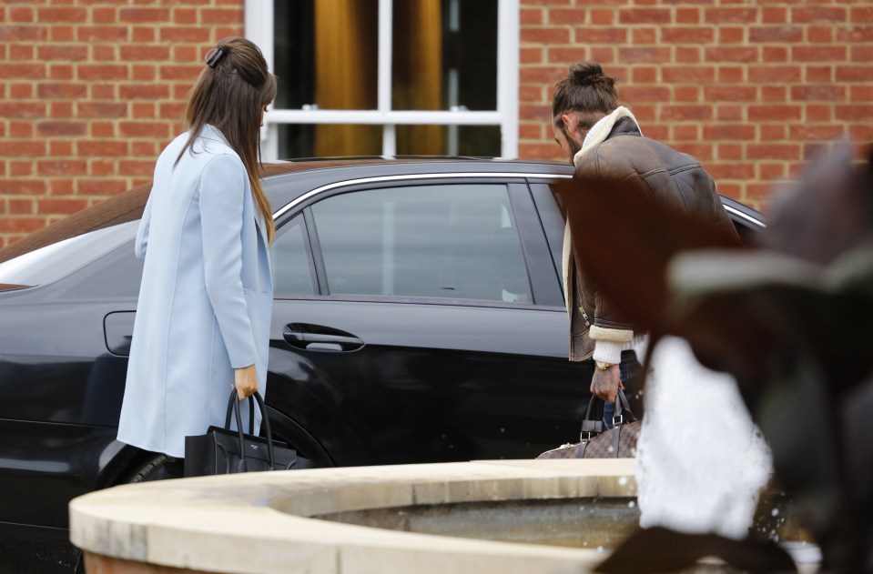 FAMEFLYNET - Exclusive: TOWIE Star Pete Wicks Seen Waiting For Ex Girlfriend Megan McKenna To Arrive At A Spa in London.