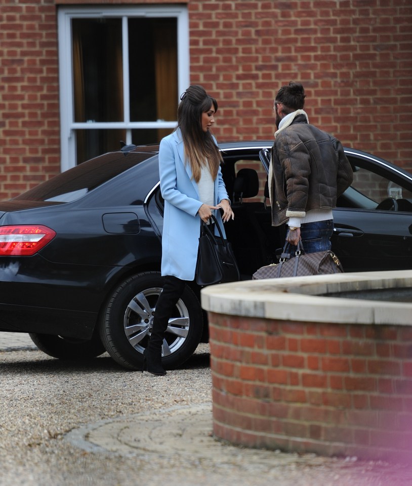 FAMEFLYNET - Exclusive: TOWIE Star Pete Wicks Seen Waiting For Ex Girlfriend Megan McKenna To Arrive At A Spa in London.