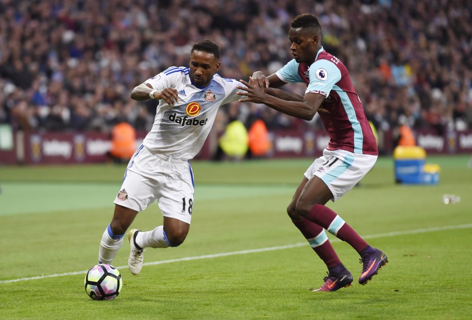  Edimilson Fernandes made his West Ham debut against Sunderland on Saturday