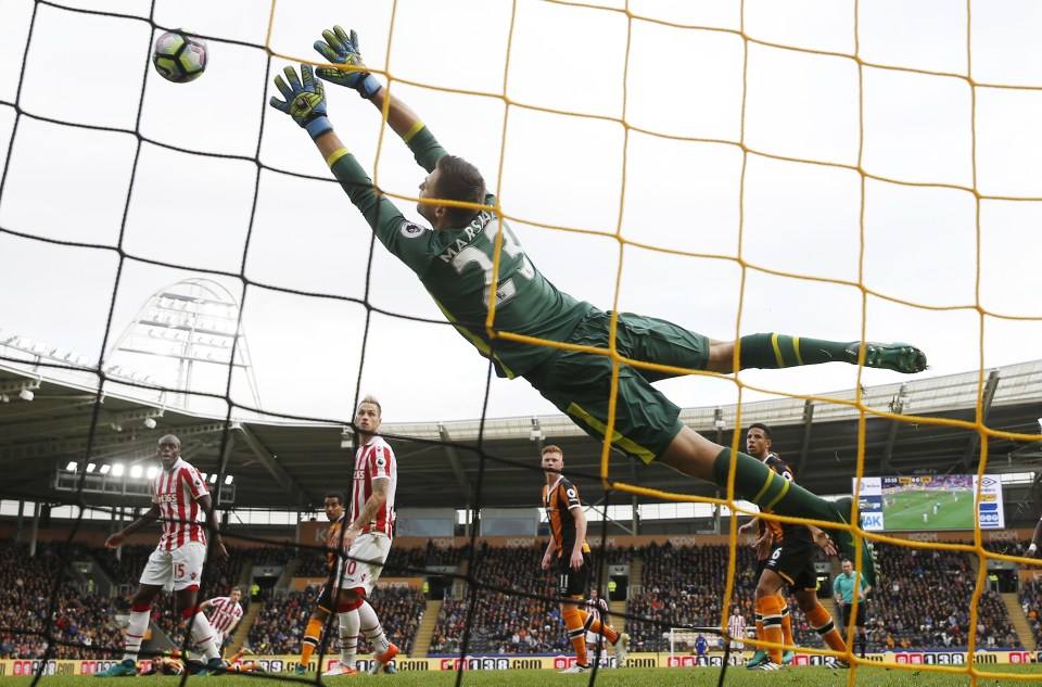  Xherdan Shaqiri netted both goals in the 2-0 victory over Hull