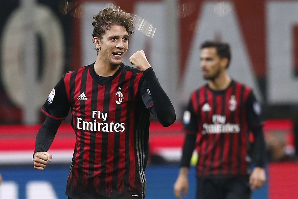  Manuel Locatelli celebrates his stunning winner for AC Milan against Juventus