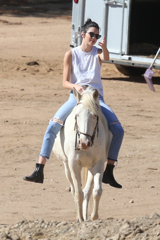  Kendall was more than comfortable while riding