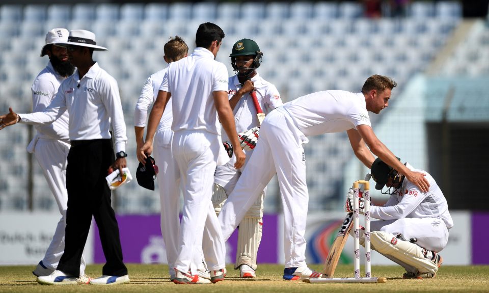  Stuart Broad gives commiserations to disconsolate Sabbir Rahman