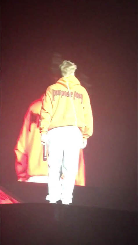  Justin Bieber stunned fans last night when he dropped the mic and walked off stage