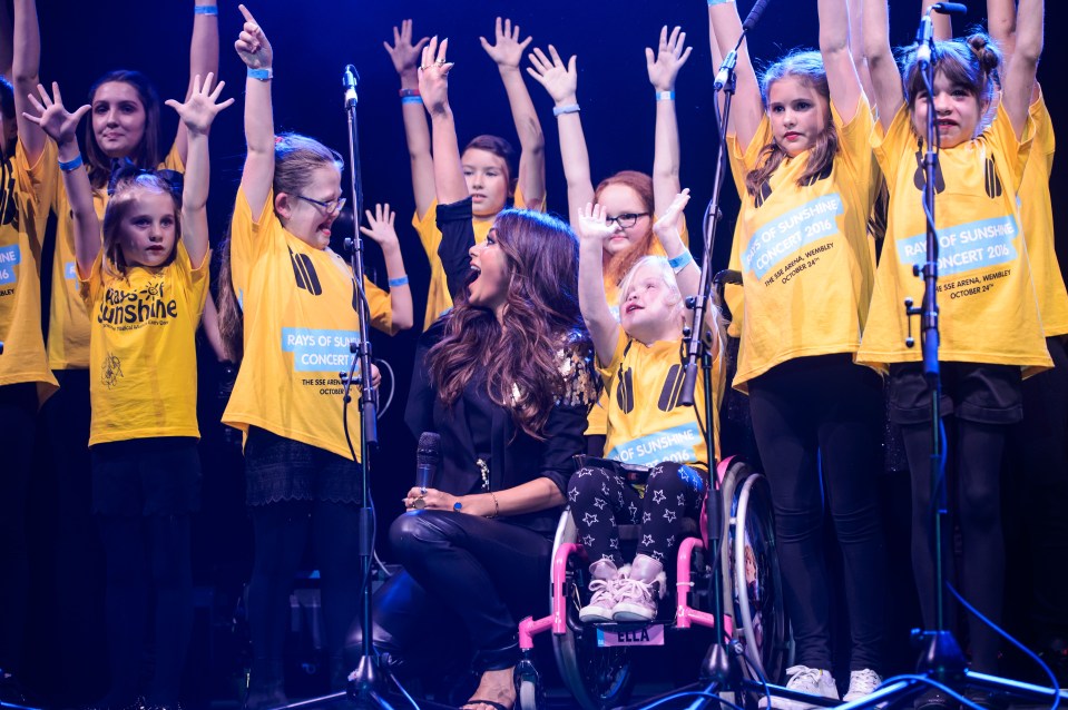  Nicole performing at The Rays of Sunshine charity concert