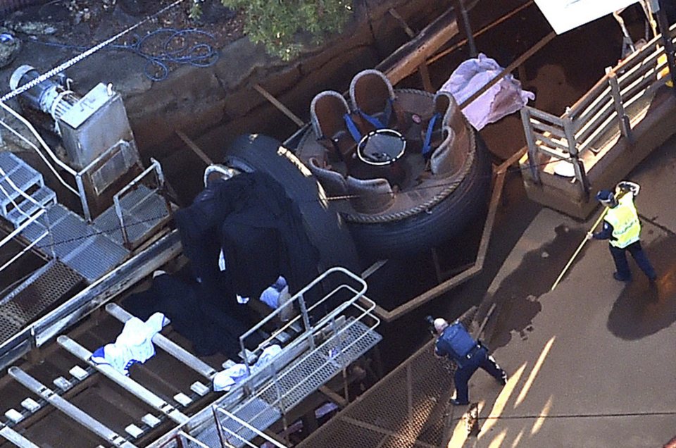  Queensland emergency service personnel at theme park Dreamworld