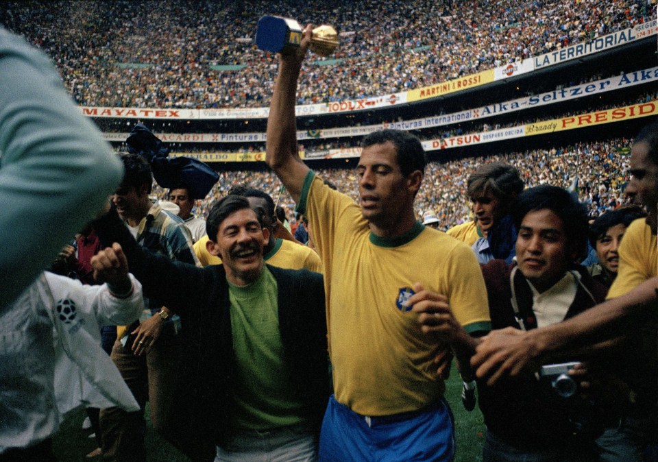  Carlos Alberto lifts the 1970 World Cup