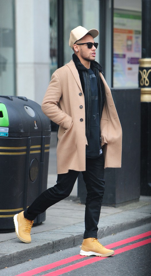  Neymar looked the part during his visit to London