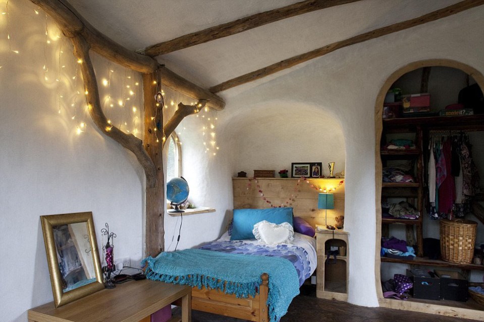  This is their daughter's bedroom in the finally finished home