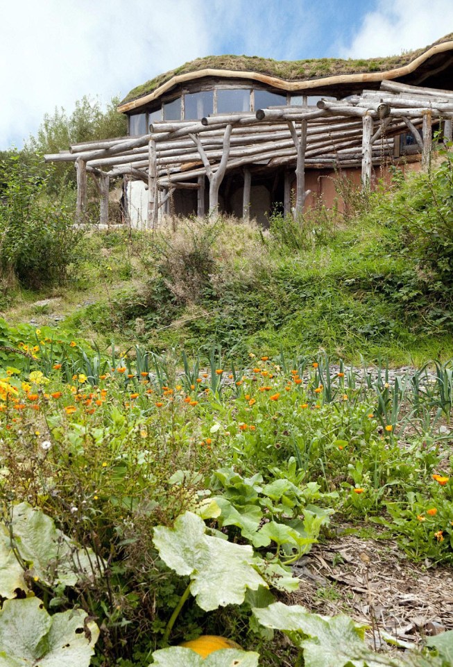  The family used recycled goods and reclaimed materials to construct the home in the Welsh countryside