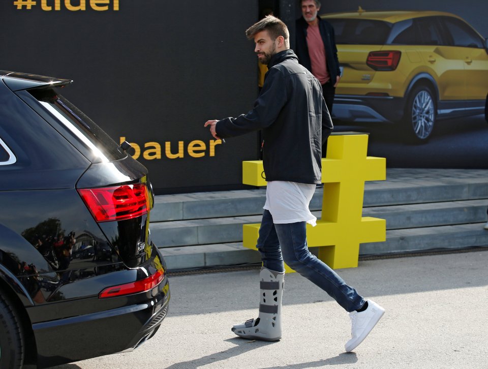  Gerard Pique will miss Barcelona's matches against Granada and Man City